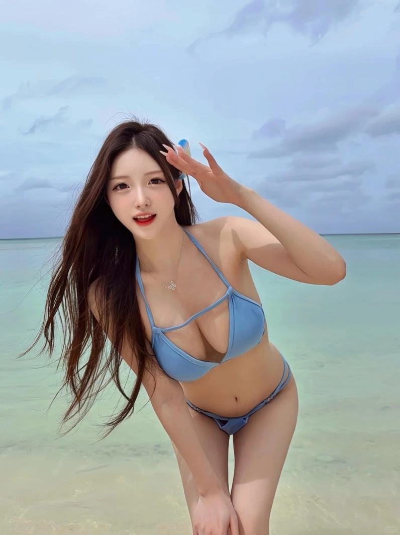 Ảnh bikini gái xinh Trung Quốc khoe vóc dáng quyến rũ