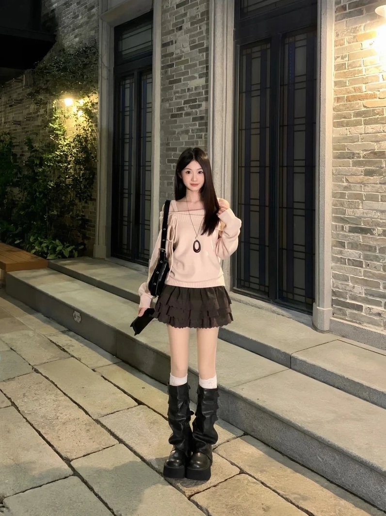 Ảnh gái mặc áo trễ vai hiện đại thời thượng và thu hút ánh mắt người nhìn