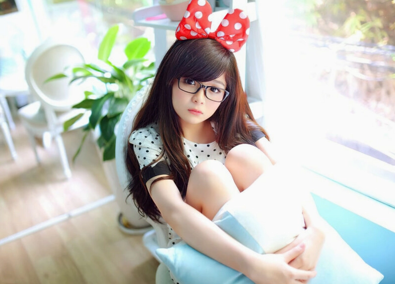 Bộ sưu tập ảnh gái xinh tóc dài đeo kính 2k4 đẹp nhất 2026 6 Ảnh gái xinh tóc dài đeo kính cute