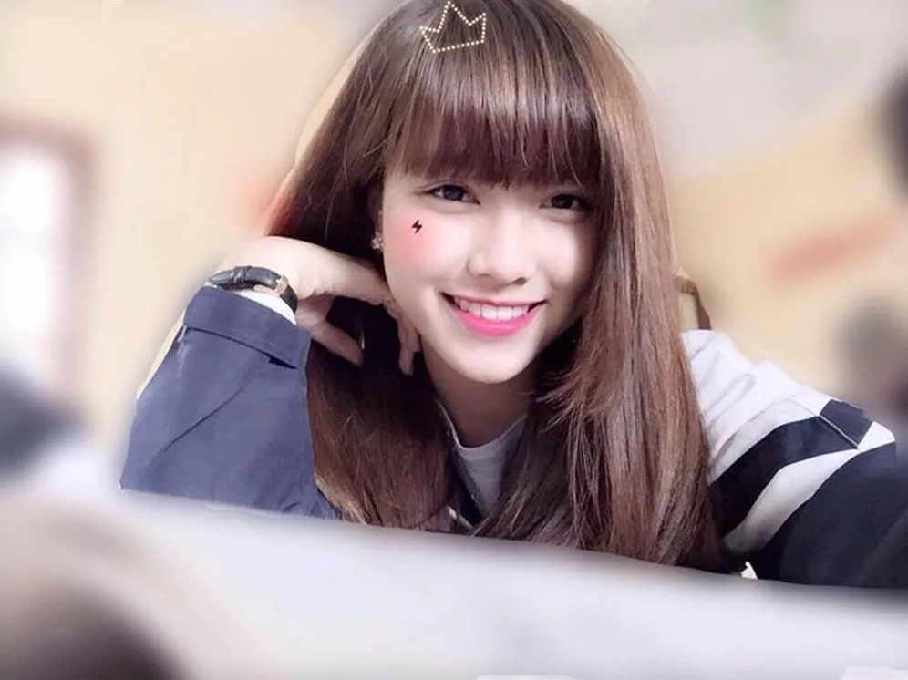 Bộ sưu tập 20 hình ảnh gái đẹp tóc ngắn che mặt đầy bí ẩn 12 Ảnh girl xinh gái đẹp rạng rỡ và cuốn hút