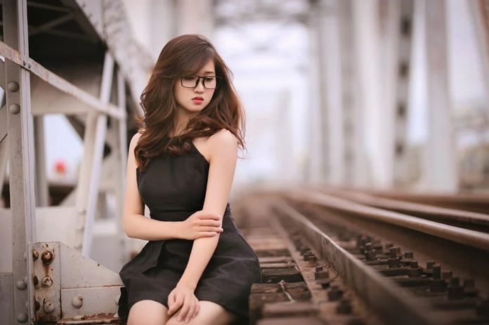 Ánh mắt gợi tình và sắc sảo thiêu đốt mọi ánh nhìn