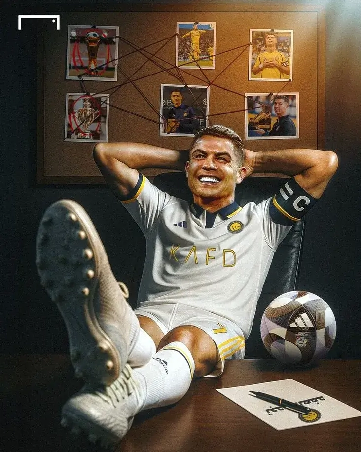 Bộ sưu tập meme Ronaldo cực chất với biểu cảm hài hước