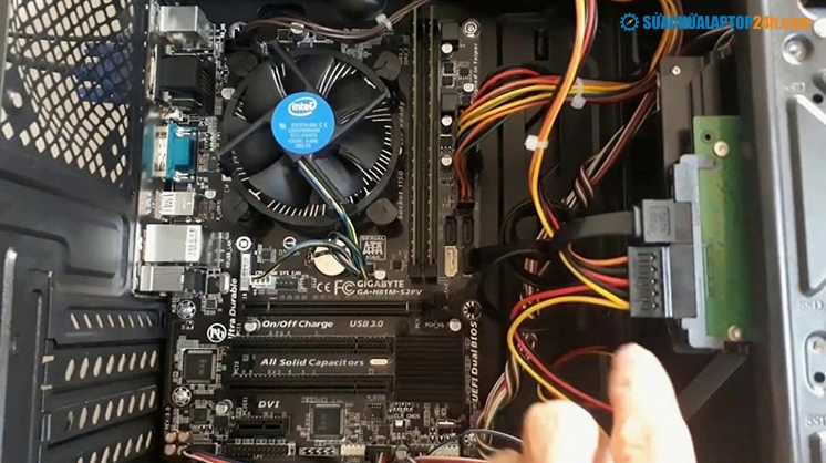 Hướng dẫn cách lắp ổ cứng laptop vào PC đơn giản và an toàn 2 Cần xem xét kỹ các yếu tố trước khi lắp ổ cứng laptop vào máy bàn