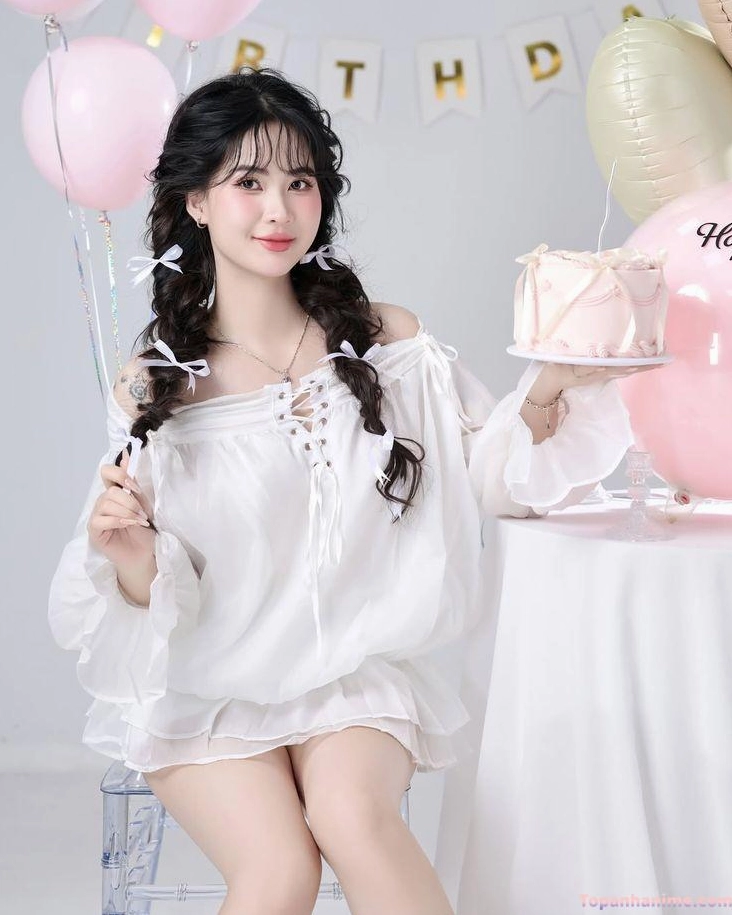 Tuyển tập ảnh gái đẹp chúc mừng sn quyến rũ nhất năm 2026 16 Cô em gái xinh xắn đáng yêu nhí nhảnh mừng sinh nhật