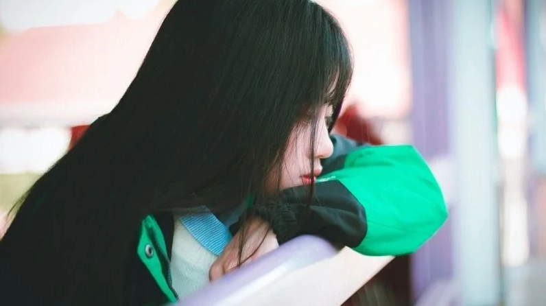 Tuyển tập ảnh vẽ cô gái buồn chất ngầu lôi cuốn nhất 3 Cô gái anime buồn mang đến cảm giác trầm tư đầy suy tư