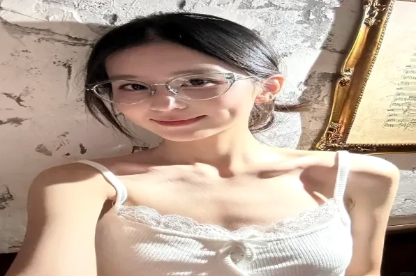 Trọn bộ 20+ ảnh gái đẹp thôn quê mộc mạc làm say đắm lòng người 17 Cô gái khoe má lúm đồng tiền xinh xắn đáng yêu