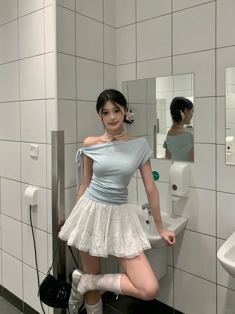 Cô gái mặc áo trễ vai đẹp nổi bật phong cách thanh lịch tinh tế