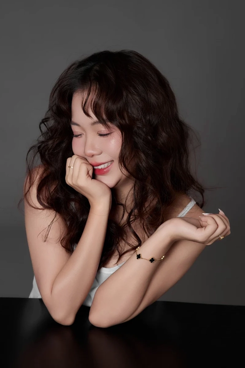 Bộ sưu tập ảnh gái cu te dễ thương khiến bạn không thể rời mắt 12 Cô gái nổi tiếng với phong cách nhí nhảnh đang tạo dáng trước ống kính