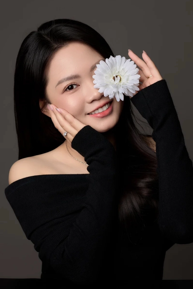 Bộ sưu tập ảnh gái cu te dễ thương khiến bạn không thể rời mắt 2 Cô gái TikToker dễ thương đang gây sốt cộng đồng mạng với phong cách năng động