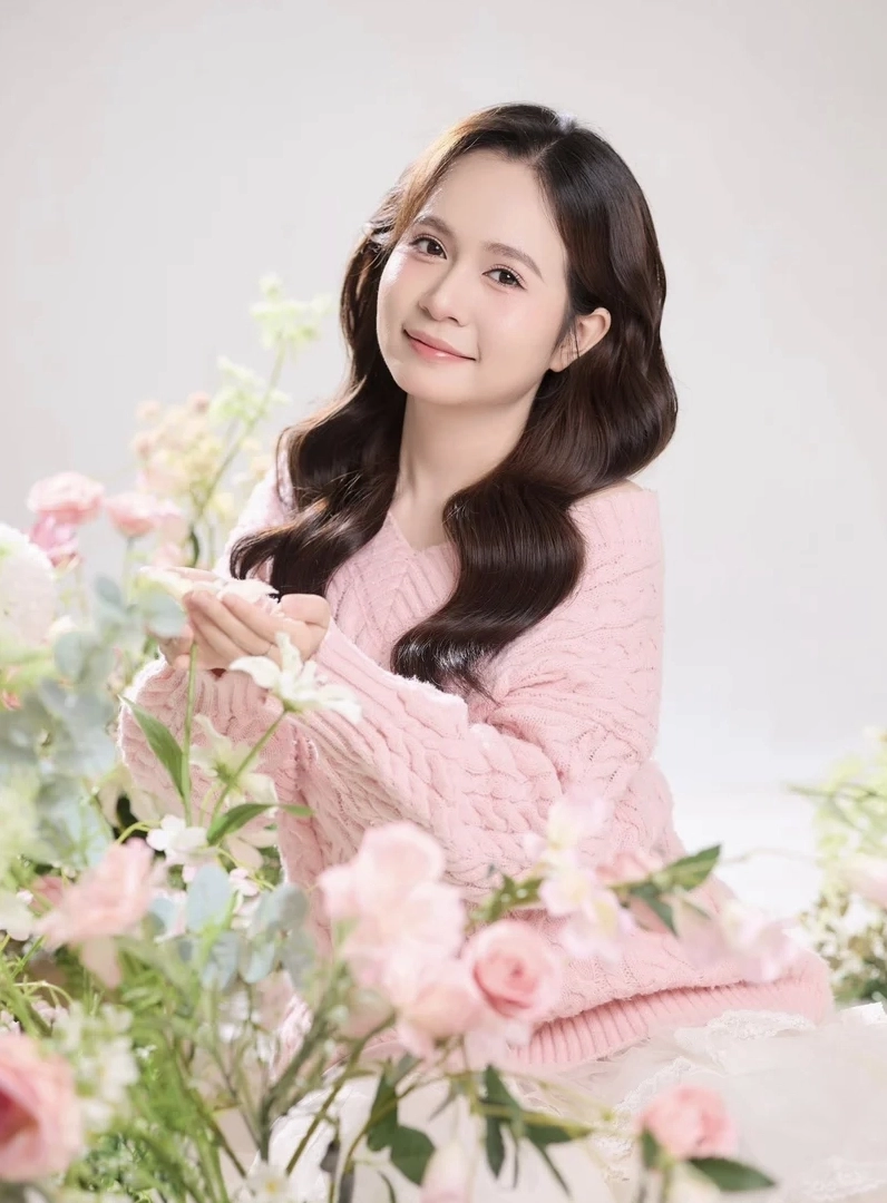 Bộ sưu tập ảnh gái cu te dễ thương khiến bạn không thể rời mắt 5 Cô gái xinh xắn với mái tóc ngắn cá tính và nụ cười mỉm duyên dáng