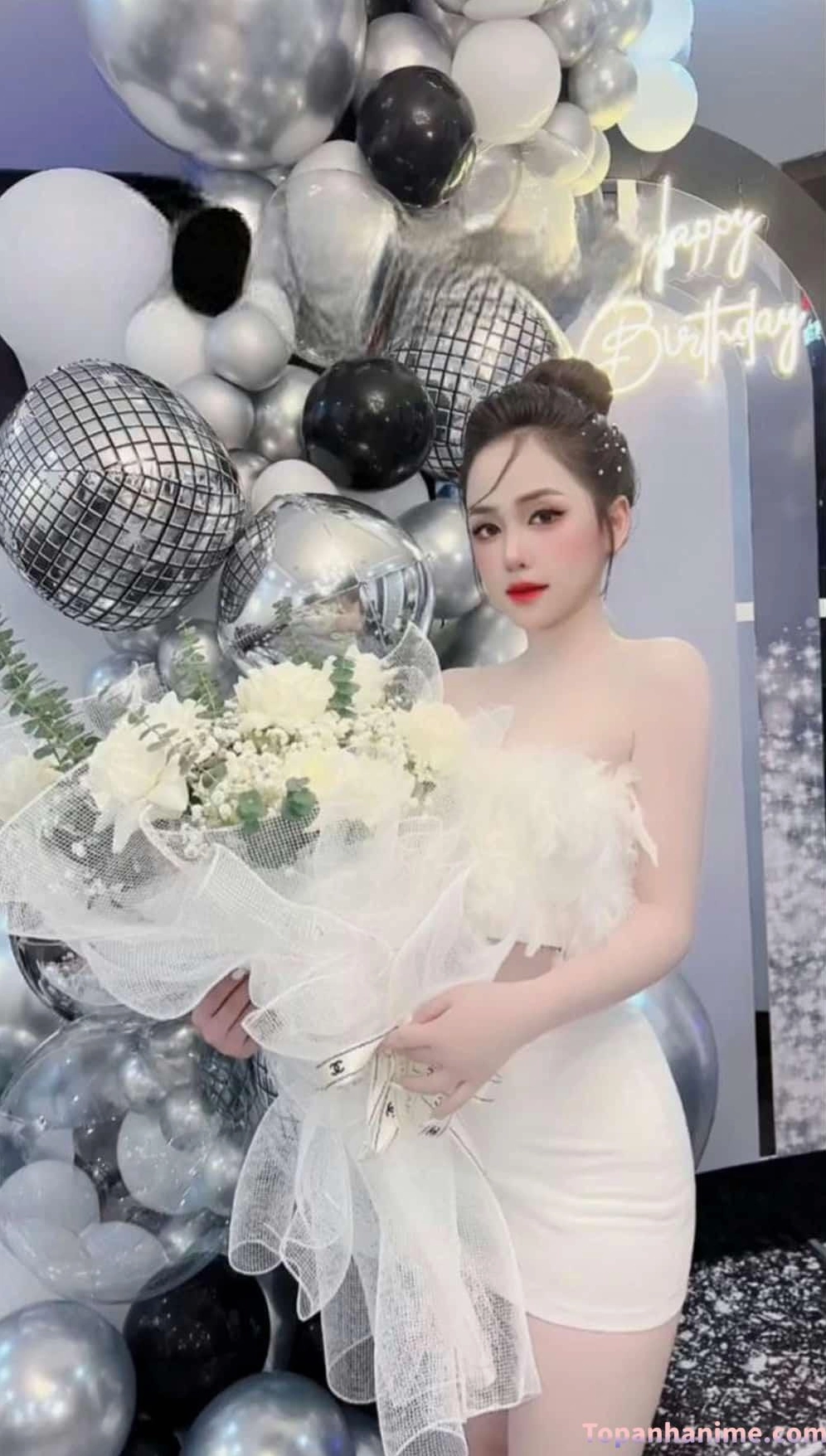 Tuyển tập ảnh gái đẹp chúc mừng sn quyến rũ nhất năm 2026 14 Cô nàng hot girl rạng rỡ đón sinh nhật ngập tràn hạnh phúc