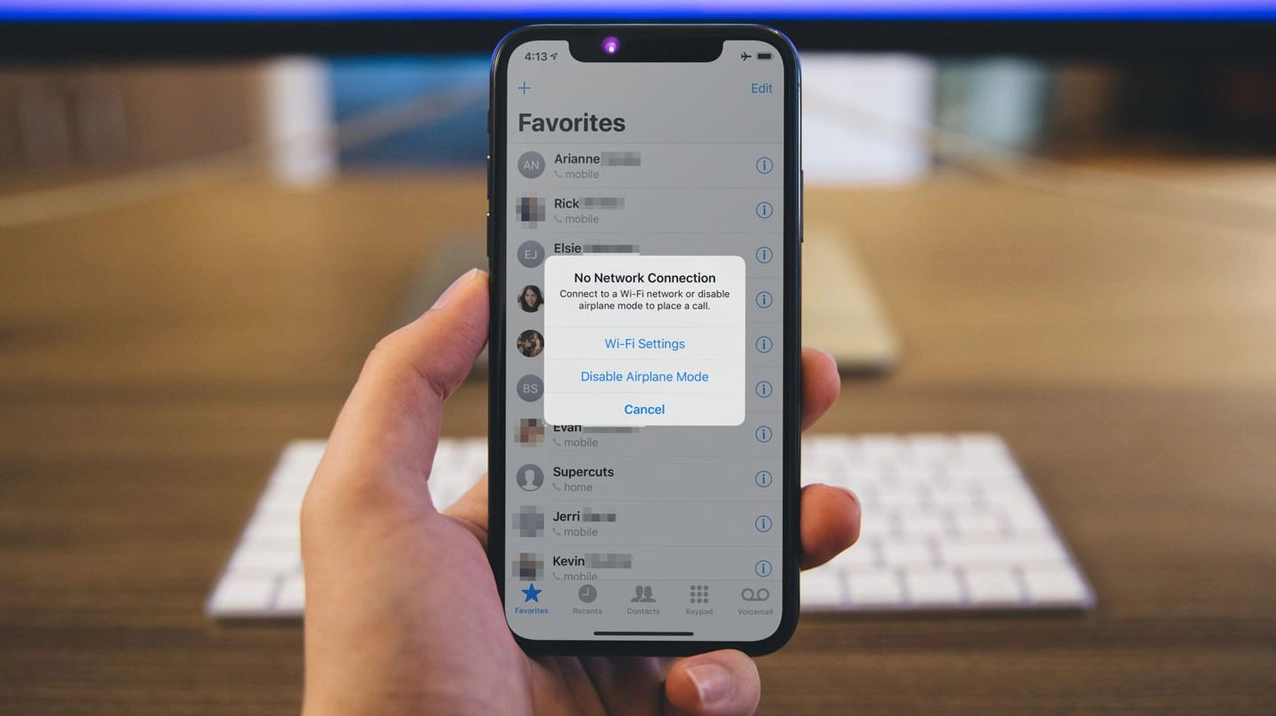 Giao diện màn hình chính của iPhone với dòng chữ Không có dịch vụ ở góc trái