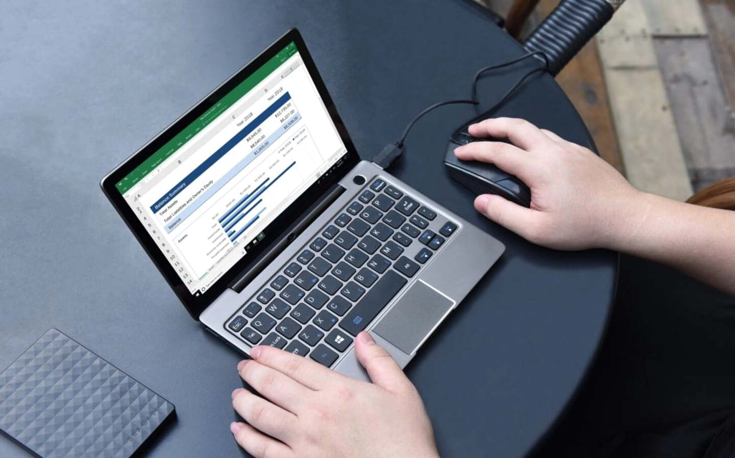 Hướng dẫn chi tiết cách sạc pin laptop đúng chuẩn giúp kéo dài tuổi thọ 4 Gợi ý nên tắt hoàn toàn máy tính trong quá trình sạc để đảm bảo dòng điện nạp vào được ổn định nhất