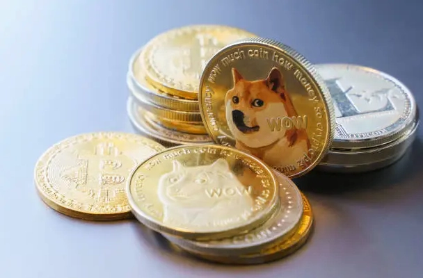 Trọn bộ hình ảnh meme coin cực chất gợi cảm hứng đầu tư 5 Hình ảnh chú chó Dogecoin với ánh nhìn đầy tự tin và cuốn hút
