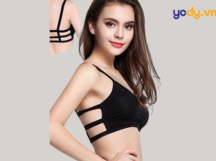 Trọn bộ ảnh cô gái mặc áo 3 dây quyến rũ và đầy cuốn hút năm 2026 2 Hình ảnh cô gái mặc áo 3 dây trẻ trung và đầy sức sống giữa thiên nhiên