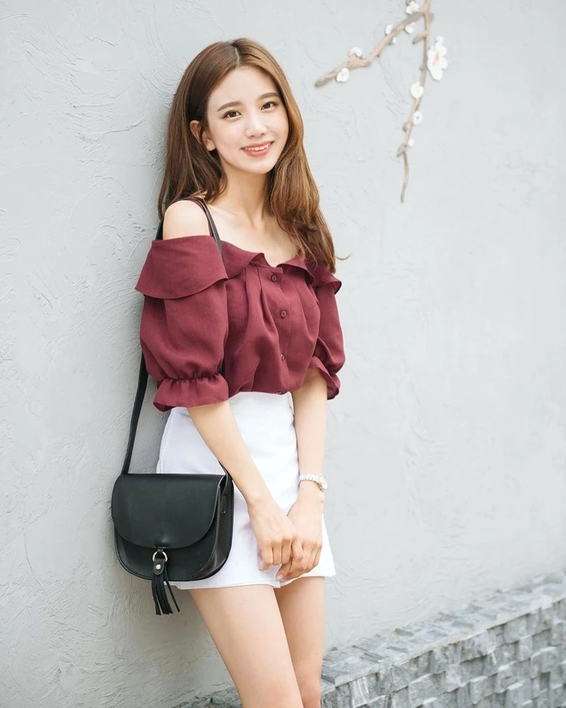 Hình ảnh lý giải vì sao hình ảnh gái mặc áo trễ vai luôn được yêu thích