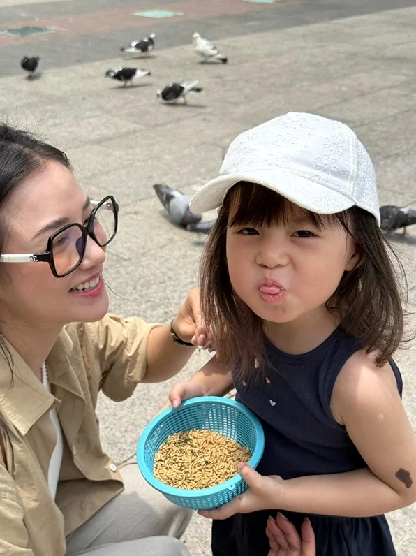 Tổng hợp bộ sưu tập meme pam lườm nhếch mép hài hước nhất 9 Hình ảnh meme pam 8 ăn uống