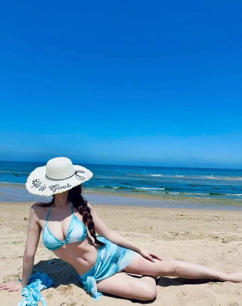 Hình bikini gái Trung Quốc đẹp mặn mà