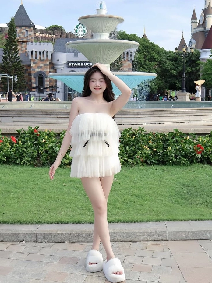 Hình nền cô gái xinh với thần thái cực kỳ nổi bật