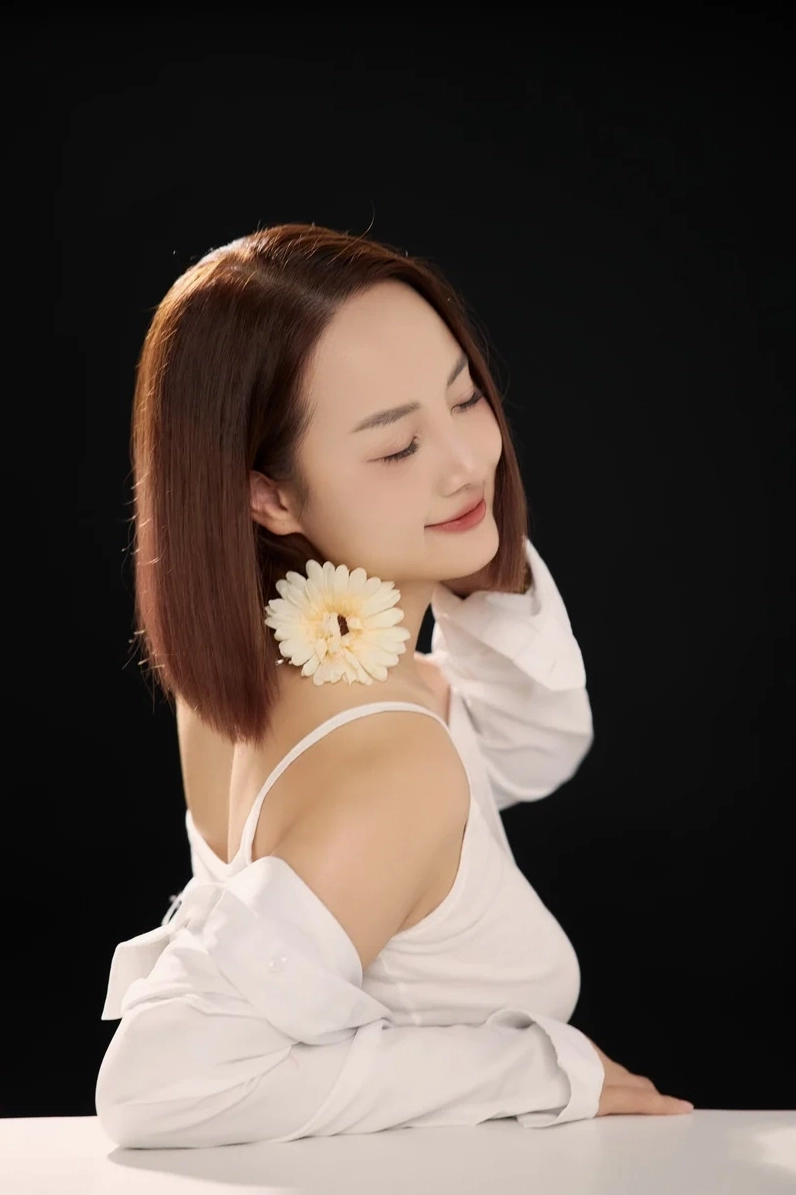 Bộ sưu tập ảnh gái cu te dễ thương khiến bạn không thể rời mắt 8 Hình nền điện thoại cô gái cute với tông màu pastel nhẹ nhàng