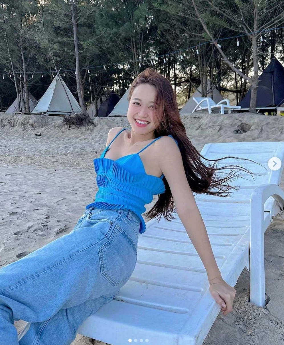 Trọn bộ 99 ảnh gái đẹp bãi biển quyến rũ vạn người mê 18 Hot girl đi biển đeo kính râm cực ngầu khoe phong cách thời trang