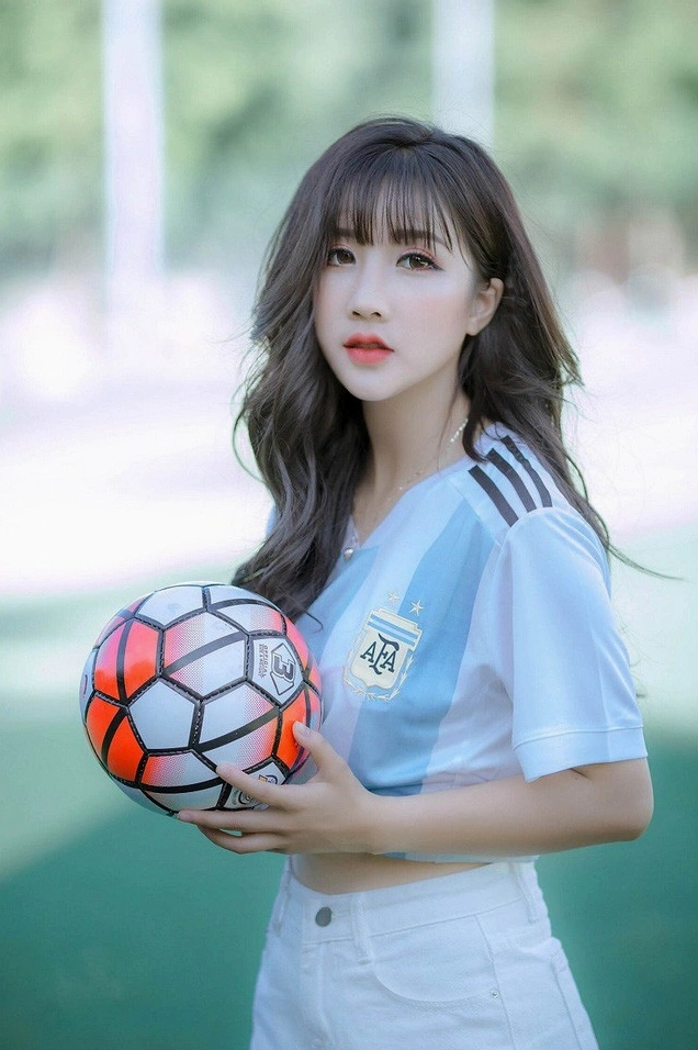 Tuyển tập hình ảnh cô gái cổ vũ bóng đá cuốn hút nhất 7 Hot girl gieo thương nhớ bên trái bóng