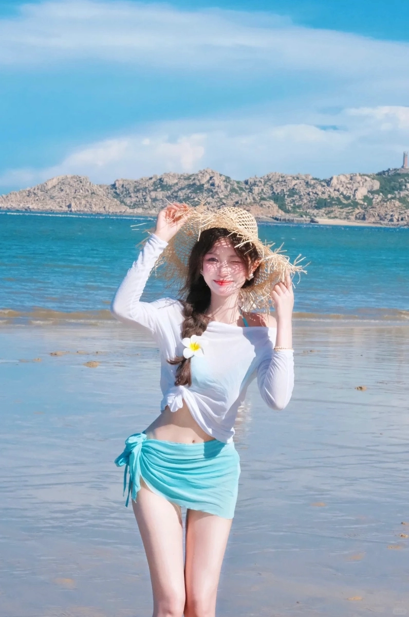 Bộ sưu tập 30 ảnh gái xinh Việt Nam mặc bikini đi biển quyến rũ 15 Hot girl TikTok tự tin thả dáng với bikini trên biển