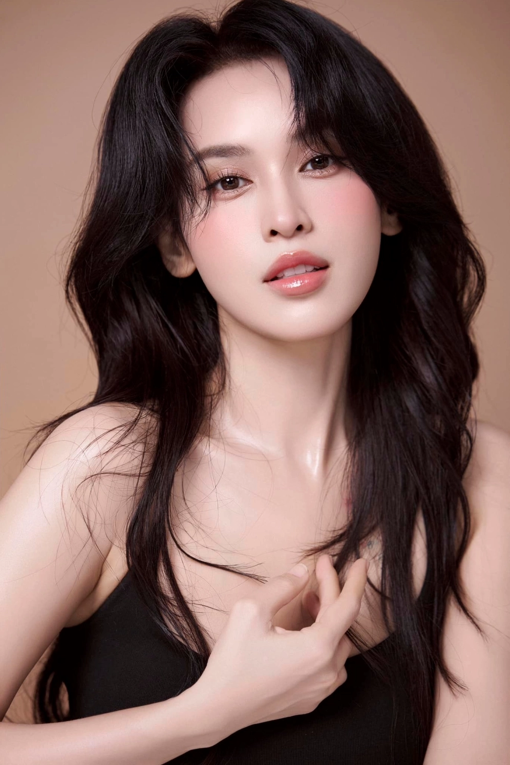 Hot girl Việt Nam sở hữu gương mặt xinh đẹp nổi bật
