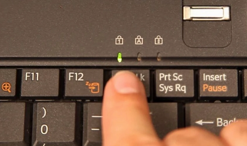 Hướng dẫn chi tiết cách mở khóa bàn phím số trên laptop Lenovo chuẩn kỹ thuật 3 Hướng dẫn thao tác nhấn tổ hợp phím để sửa lỗi không đánh được số trên máy tính xách tay Lenovo