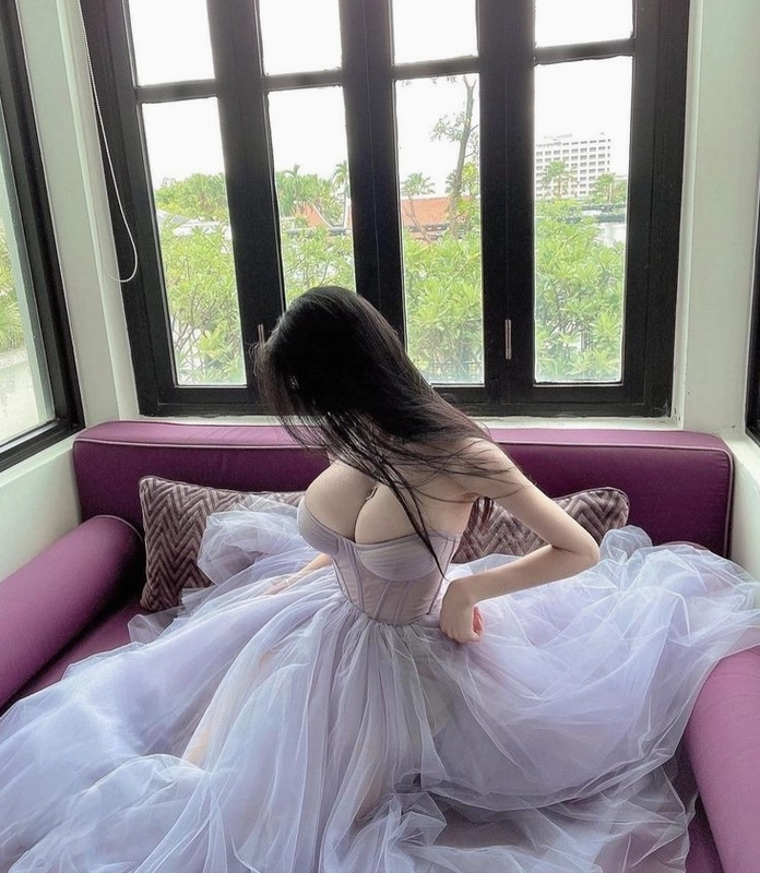 Khung hình gợi cảm nhẹ nhàng chốn riêng tư