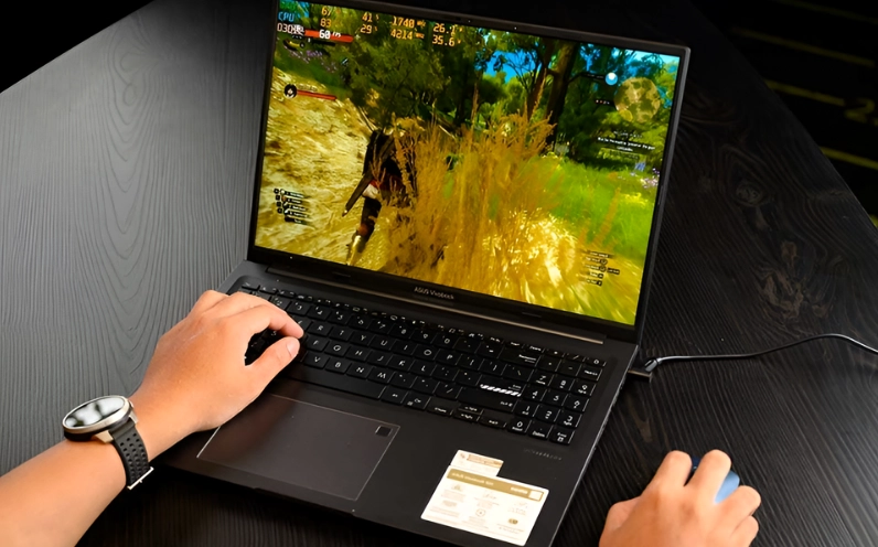 Màn hình hiển thị lỗi tụt FPS khi chơi game trên laptop Asus