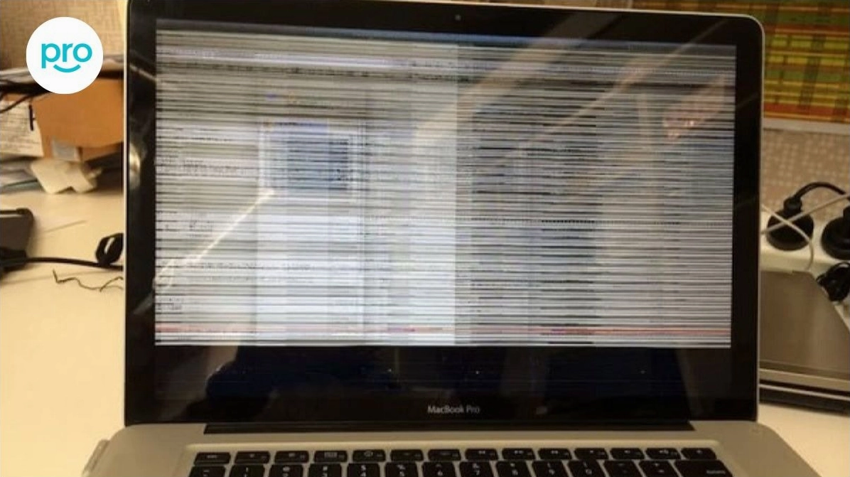Màn hình laptop bị nhấp nháy chập chờn là lúc bạn nên thay màn hình laptop