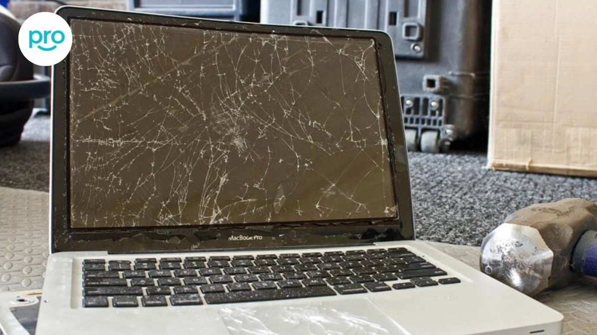 Nên thay màn hình laptop khi bị vỡ nứt