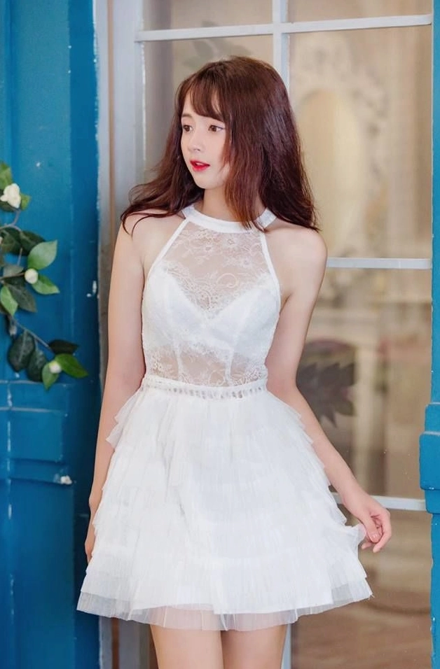 Nét đẹp gợi cảm và đầy sức hút của cô nàng diện váy ngắn sexy