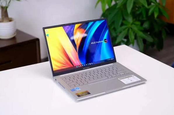 Hướng dẫn chi tiết cách mở đèn bàn phím laptop Toshiba nhanh chóng và hiệu quả 3 Nhấn Fn + F4 để bật đèn LED cho bàn phím