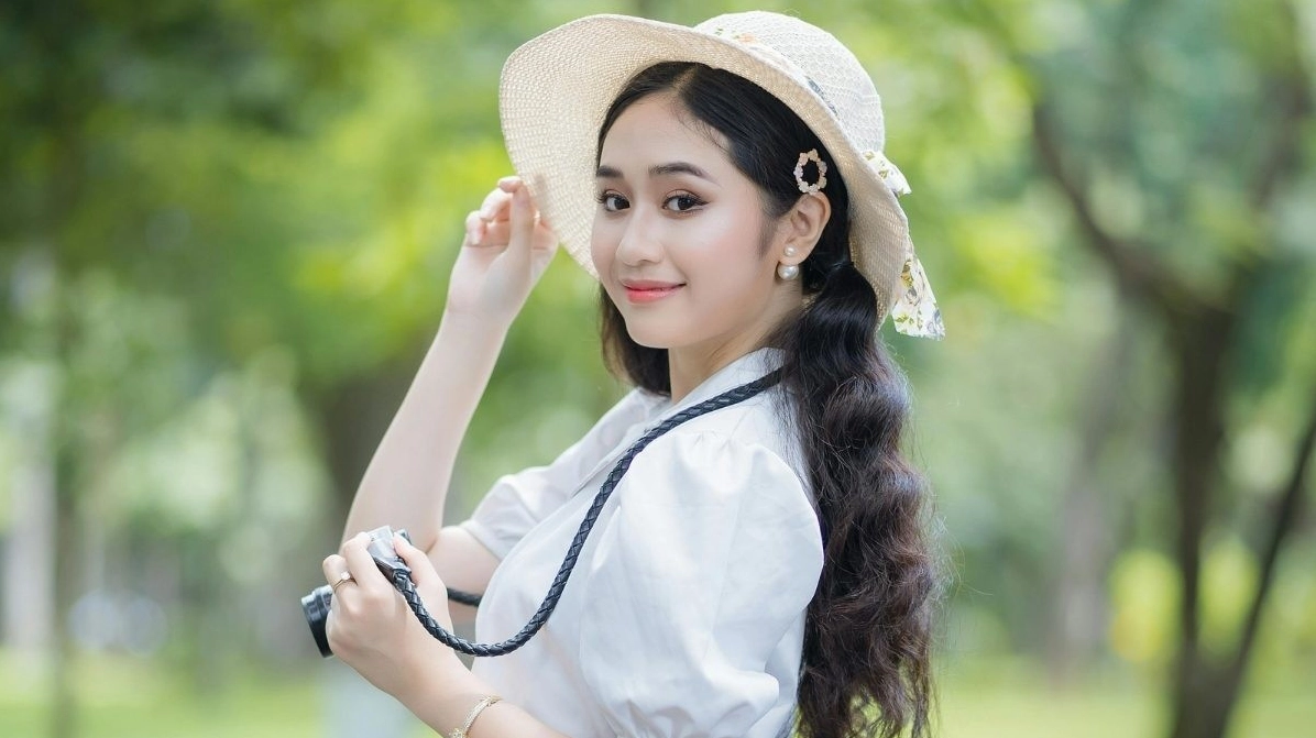 Nụ cười tỏa nắng bừng sáng cả một góc trời