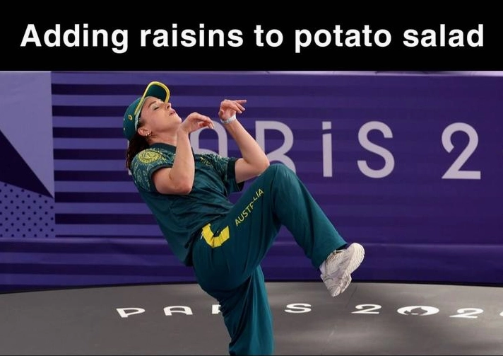 Tổng hợp bộ sưu tập hình ảnh raygun meme cực kỳ lôi cuốn 12 Nụ cười tỏa nắng rạng rỡ trong khung hình chế siêu hài hước