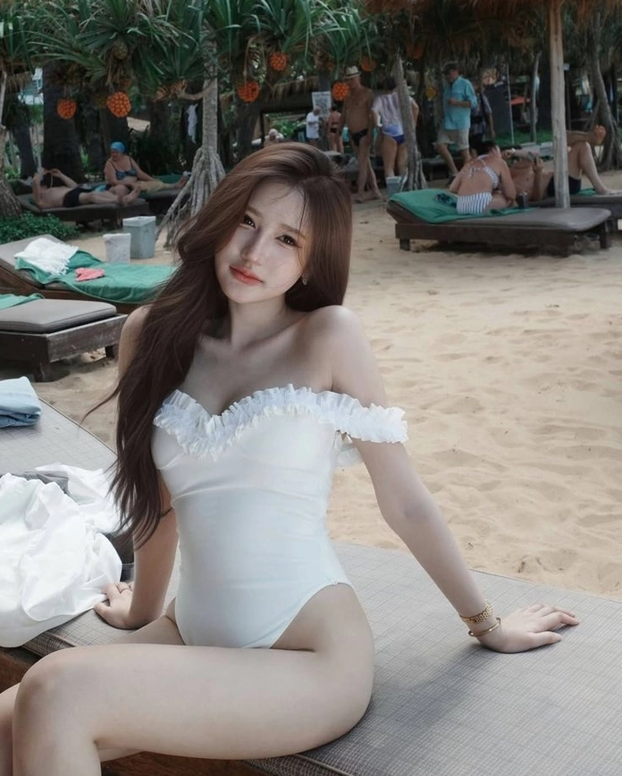 Phong thái thanh lịch chuẩn mực của phụ nữ thủ đô