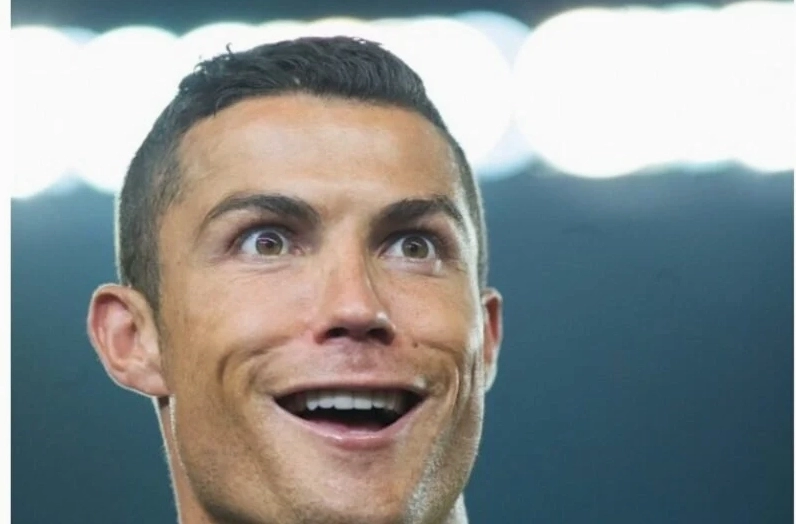 Ronaldo drinking meme mang đến tiếng cười thú vị độc đáo