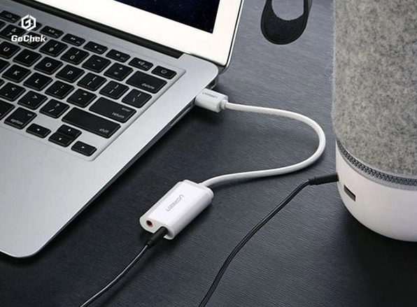 Hướng dẫn chi tiết cách mở tai nghe trên laptop đơn giản và khắc phục lỗi không nhận thiết bị 1 Thao tác kết nối tai nghe với cổng âm thanh trên laptop