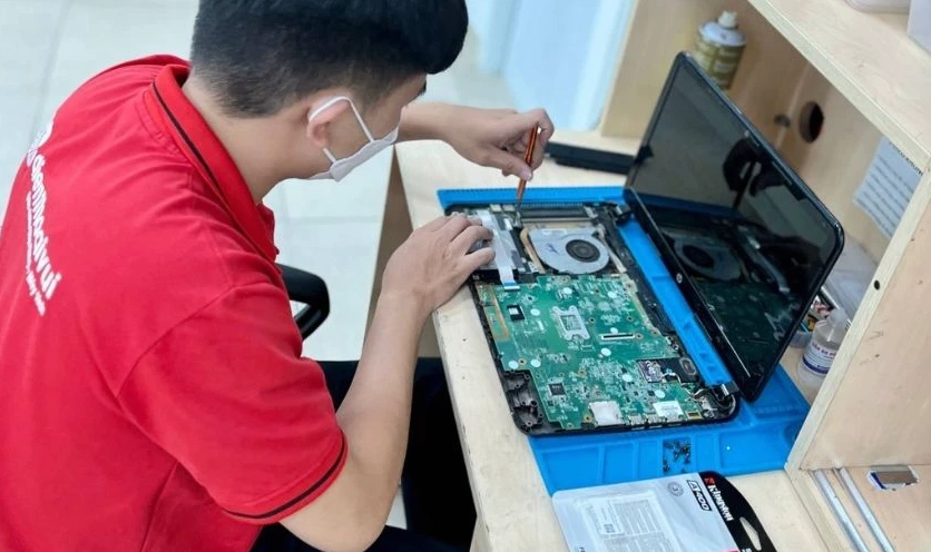 Thay thế ổ cứng SSD mới để tăng tốc độ khởi động và hoạt động của máy tính