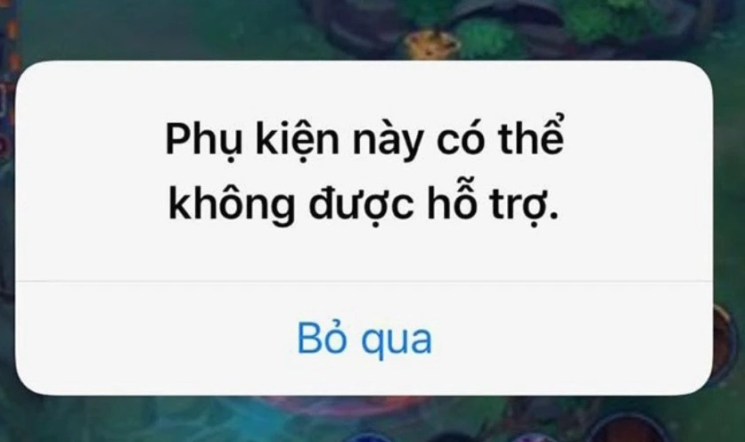 Thông báo lỗi sạc pin iPhone phụ kiện không hỗ trợ khi cắm thiết bị ngoài