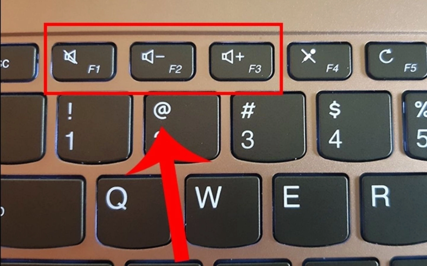 Tổ hợp phím tắt điều chỉnh âm lượng trên bàn phím laptop