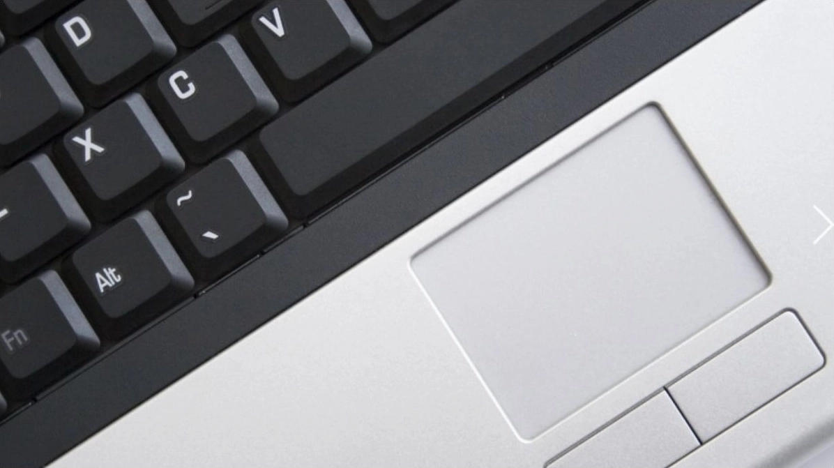 Touchpad laptop là một thiết bị đầu vào được tích hợp trên hầu hết các laptop hiện nay