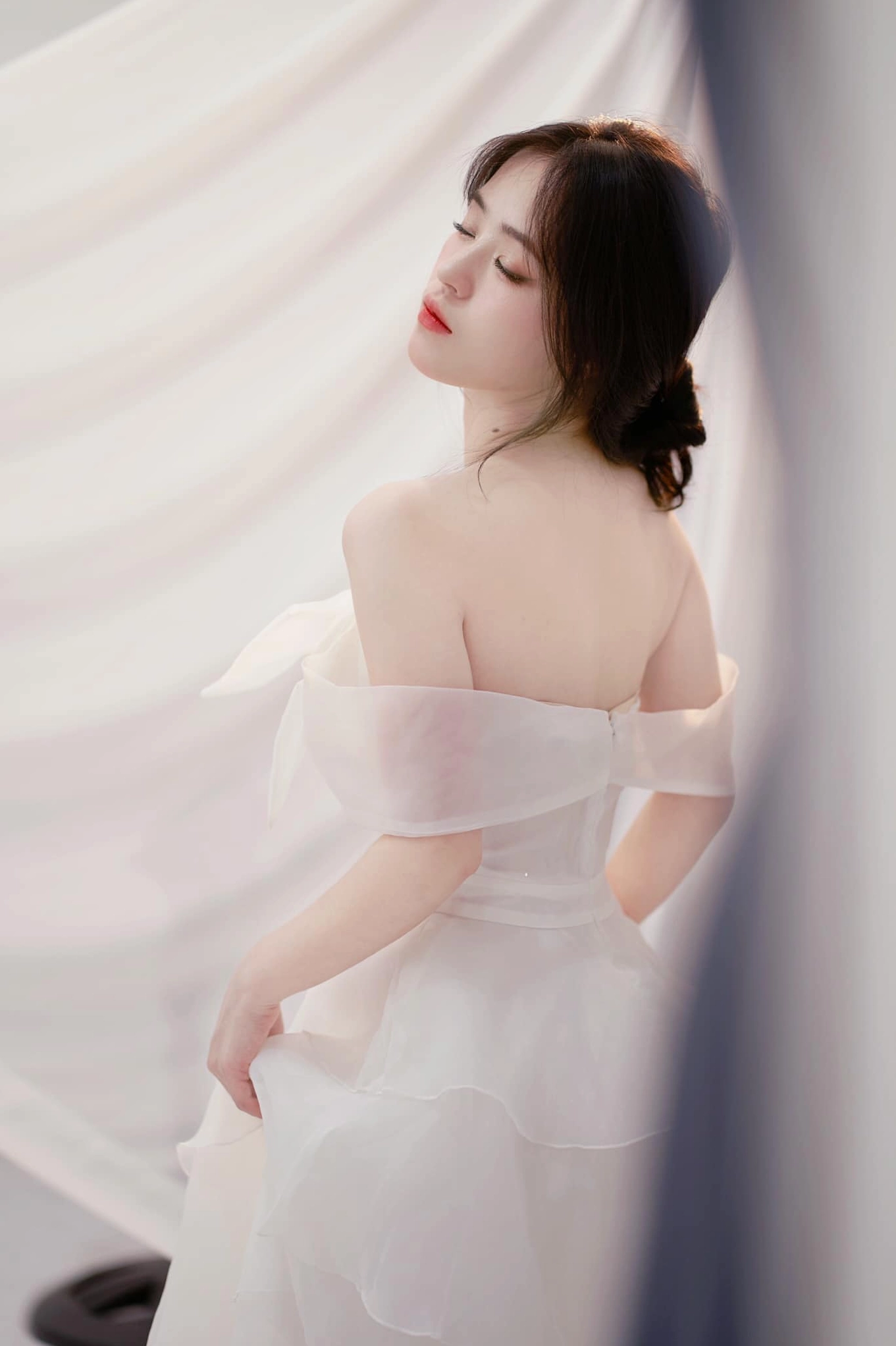 Vàng Thị Sinh trưởng thành trong chiếc váy bồng bềnh