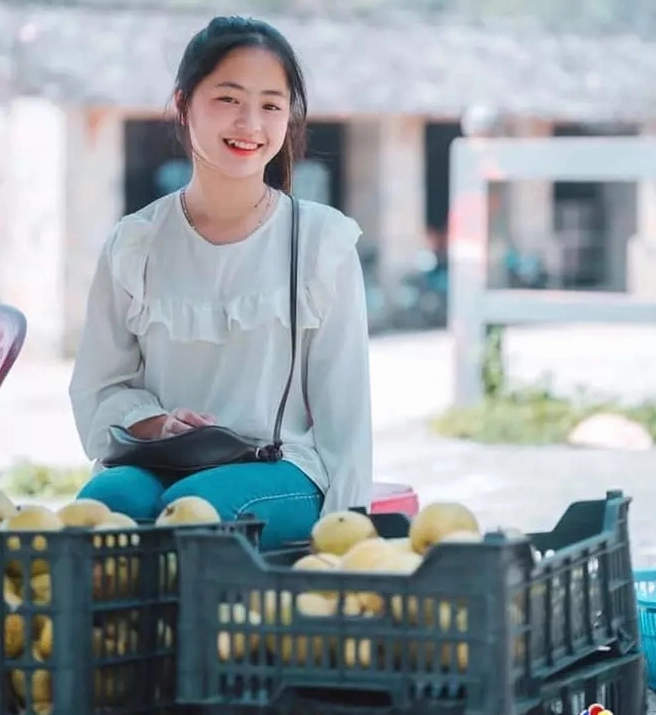 Vẻ đẹp tuổi 20 của cô gái từng gây sốt mạng xã hội