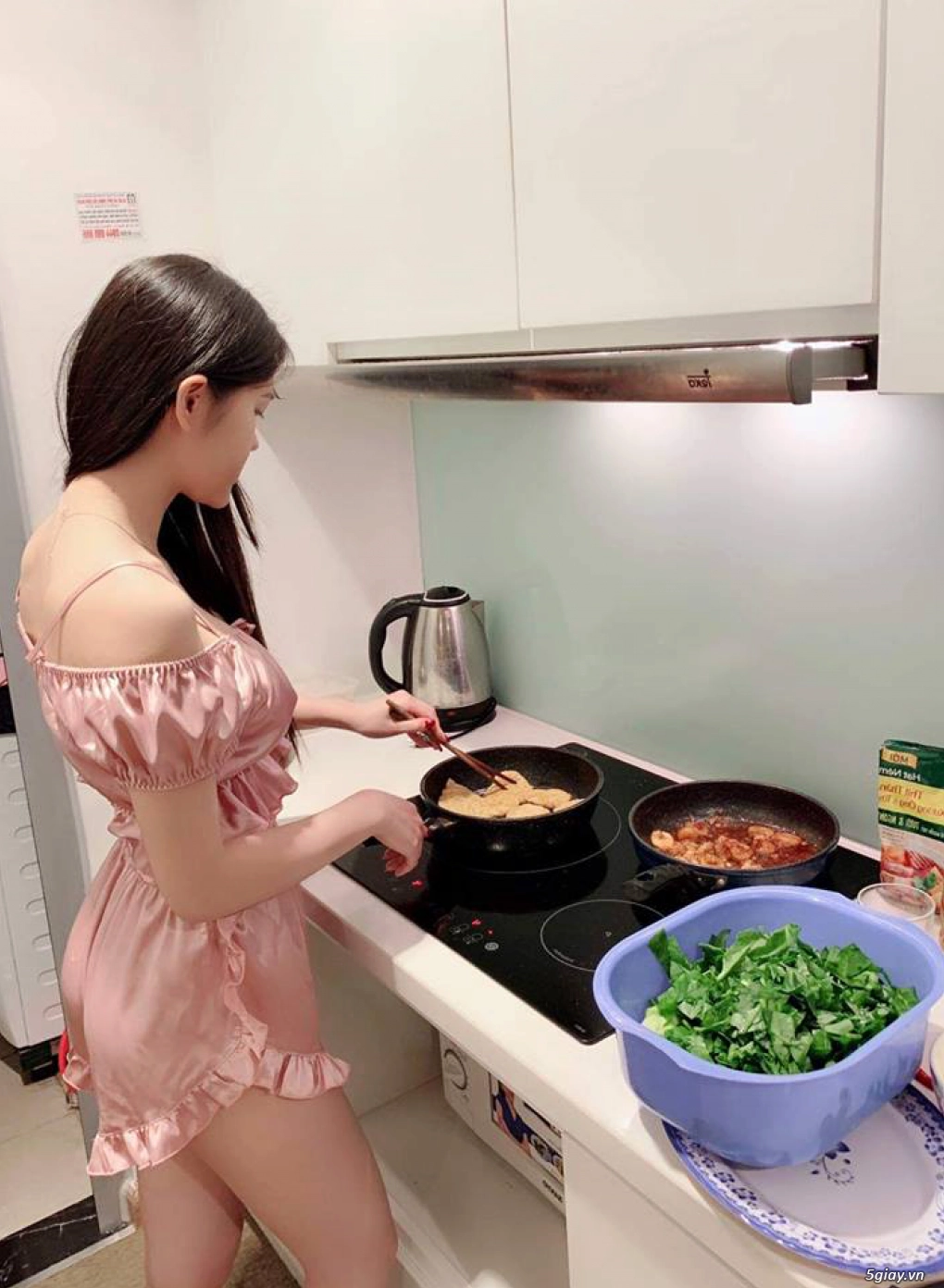 Ảnh chụp màn hình Zalo với avatar gái xinh thu hút