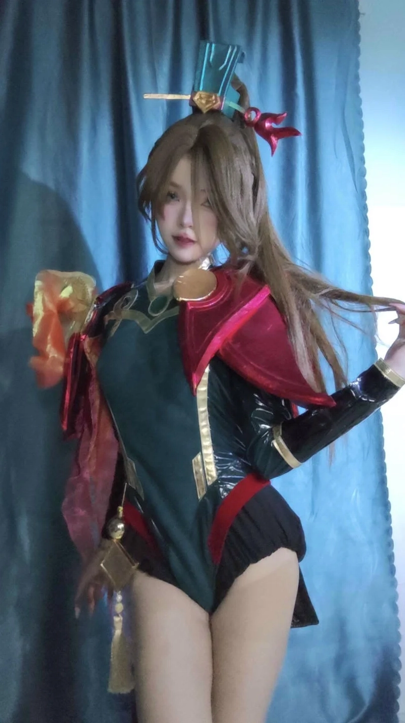 ảnh cosplay gái xinh hóa thân ma thuật