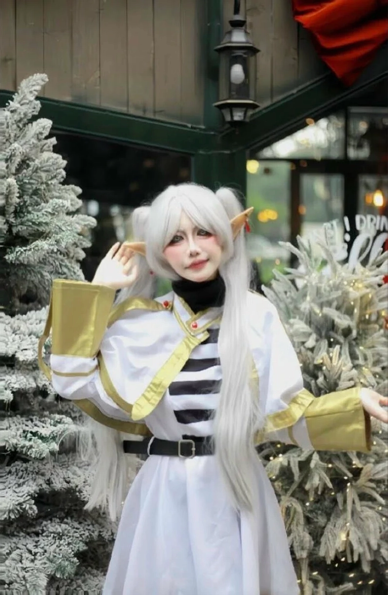 ảnh cosplay gái xinh với màu sắc dịu nhẹ