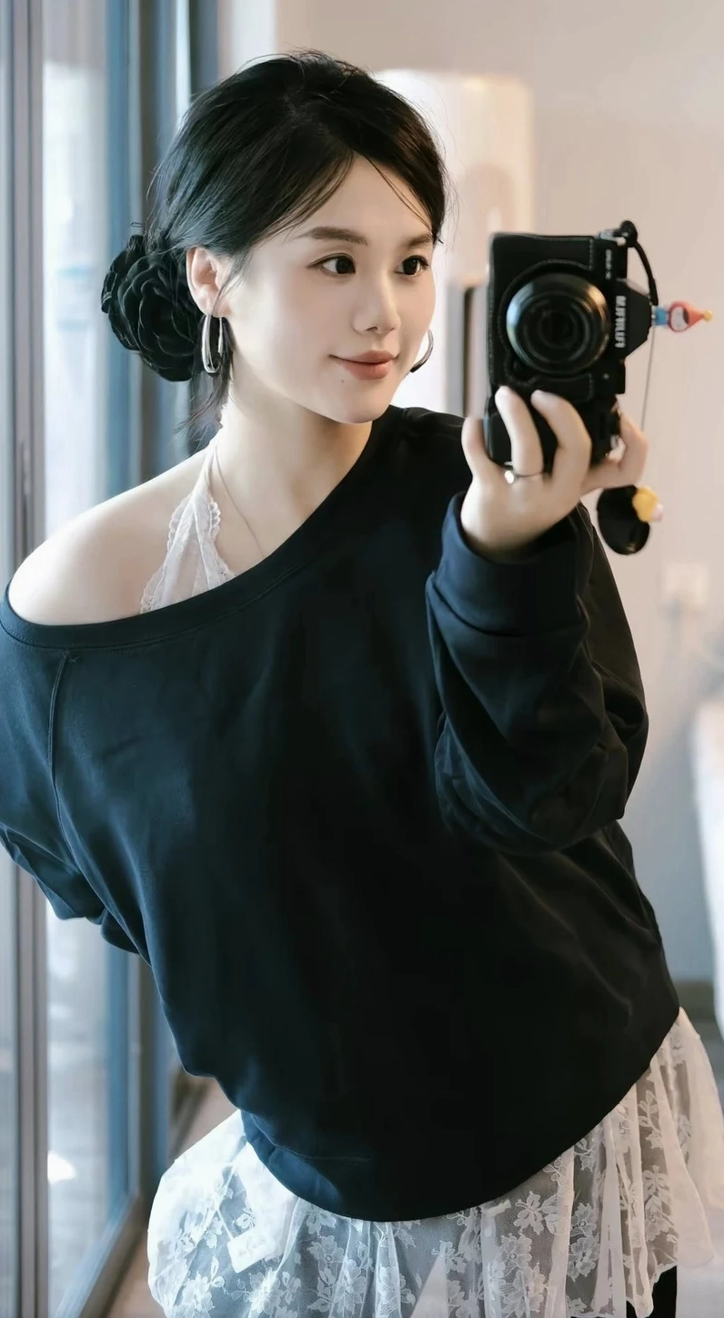 Bộ Sưu Tập Ảnh Gái Đẹp Công Sở Quyến Rũ Nhất Năm Nay Bạn Không Thể Bỏ Lỡ 10 Ảnh gái đẹp công sở tự tin cầm máy ảnh